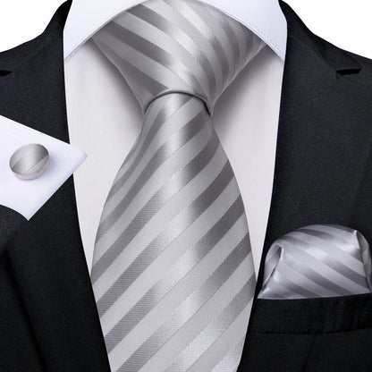Kit Luxo Gravata Branca, Cinza e Prata com Lenço e Abotoaduras | Gravata de Seda Elegante para Casamento, Festa e Negócios | Sofisticação e Estilo Masculino Completo