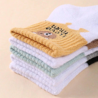 Kit com 5 Pares de Meias para Bebê — Conforto e Proteção para os Pezinhos